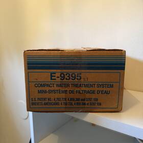 E-9395 Amway 3935 Compact Water Treatment System With Filter Mini New