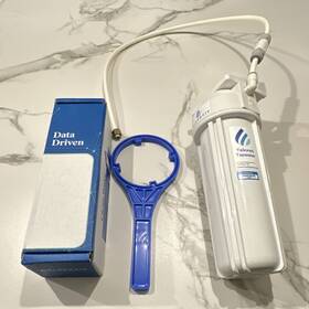 153857 Hydroviv Tailored Tapwater Under Sink Filter System White Blue Plastic Metal 153857 Hydroviv Tailored Tapwater Under Sink Filter System White Blue Plastic Metal